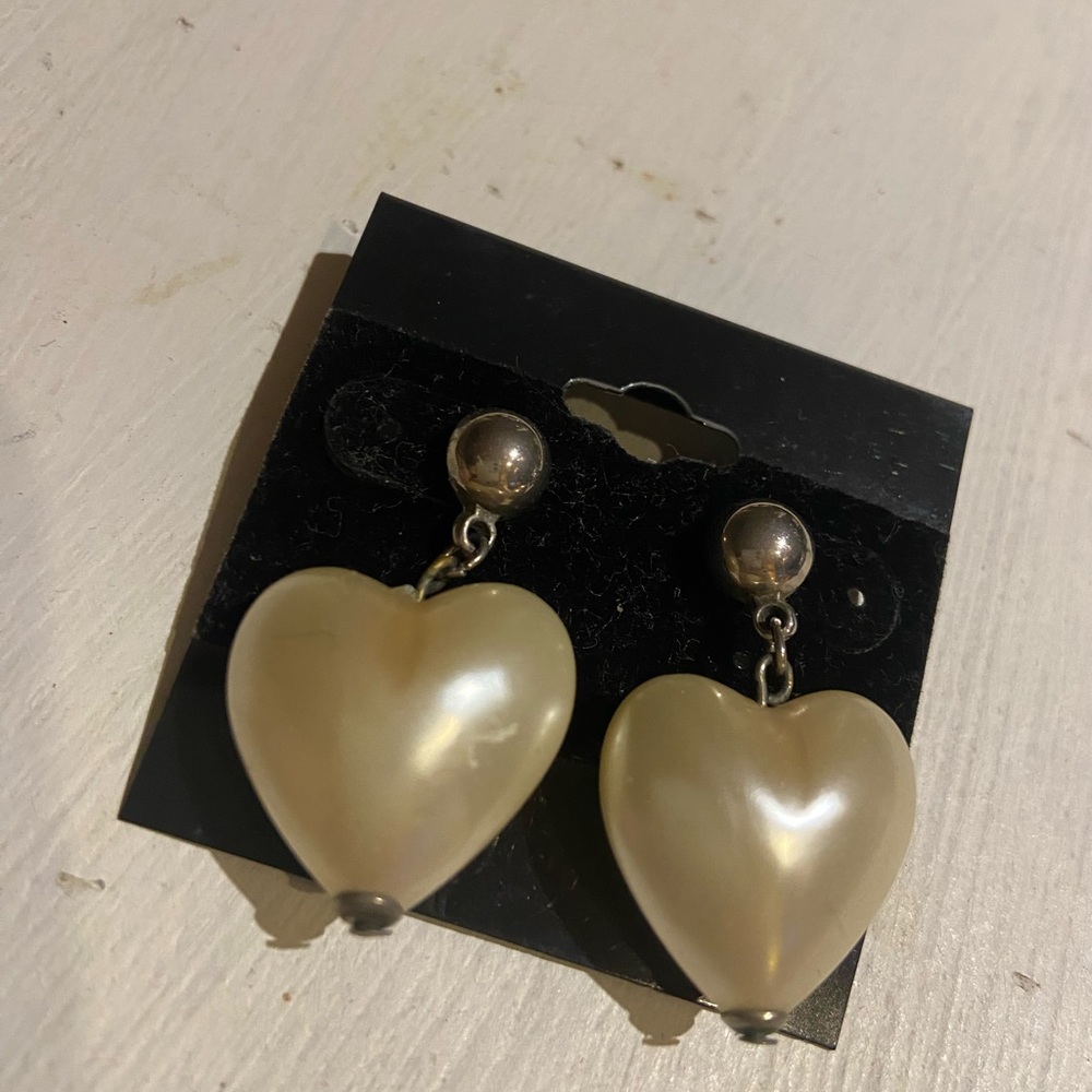 EUC Large heart ❤️ shape pearl pierced earrings
